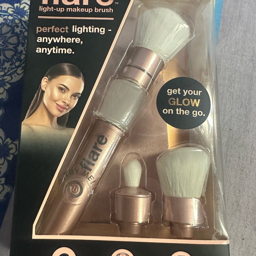 Flare Light-Up Makeup Brush Set